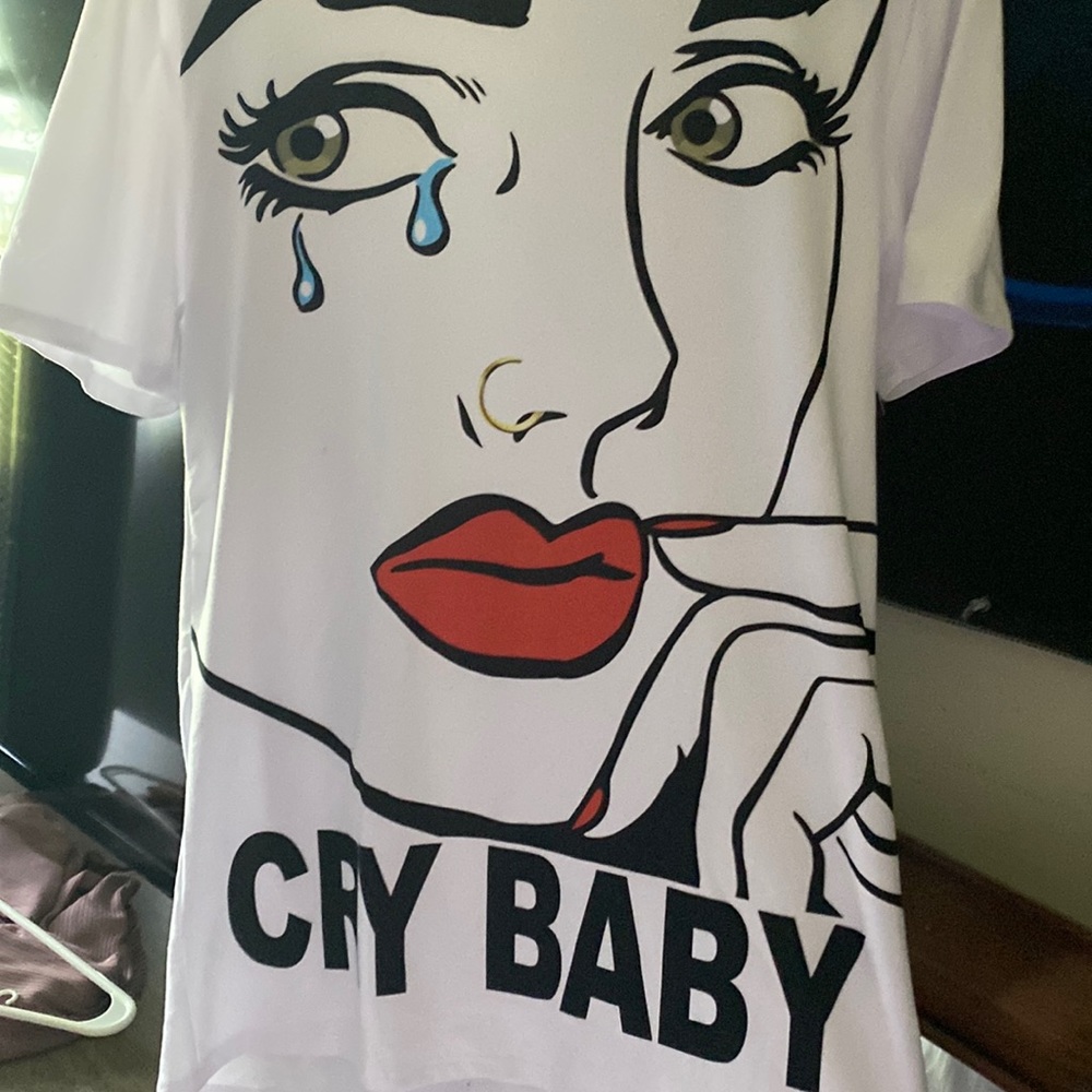 oversized cry baby tee